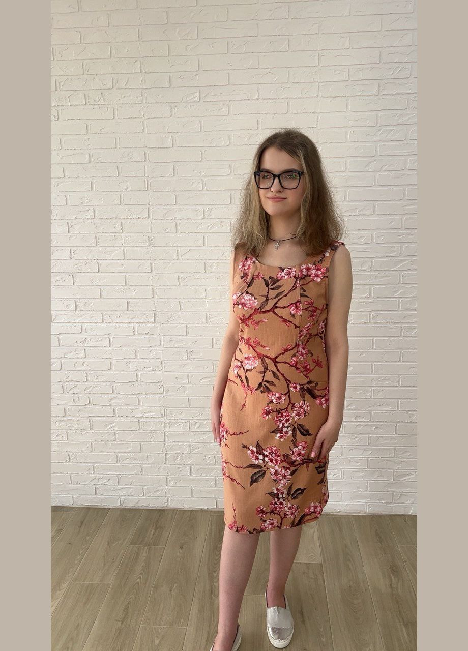 Темно-бежевое повседневный, кэжуал темно-бежевое льняное стрейчевое летнее женское платье-футляр миди с цветочным принтом с сакурой платье-майка, футляр No Brand с цветочным принтом