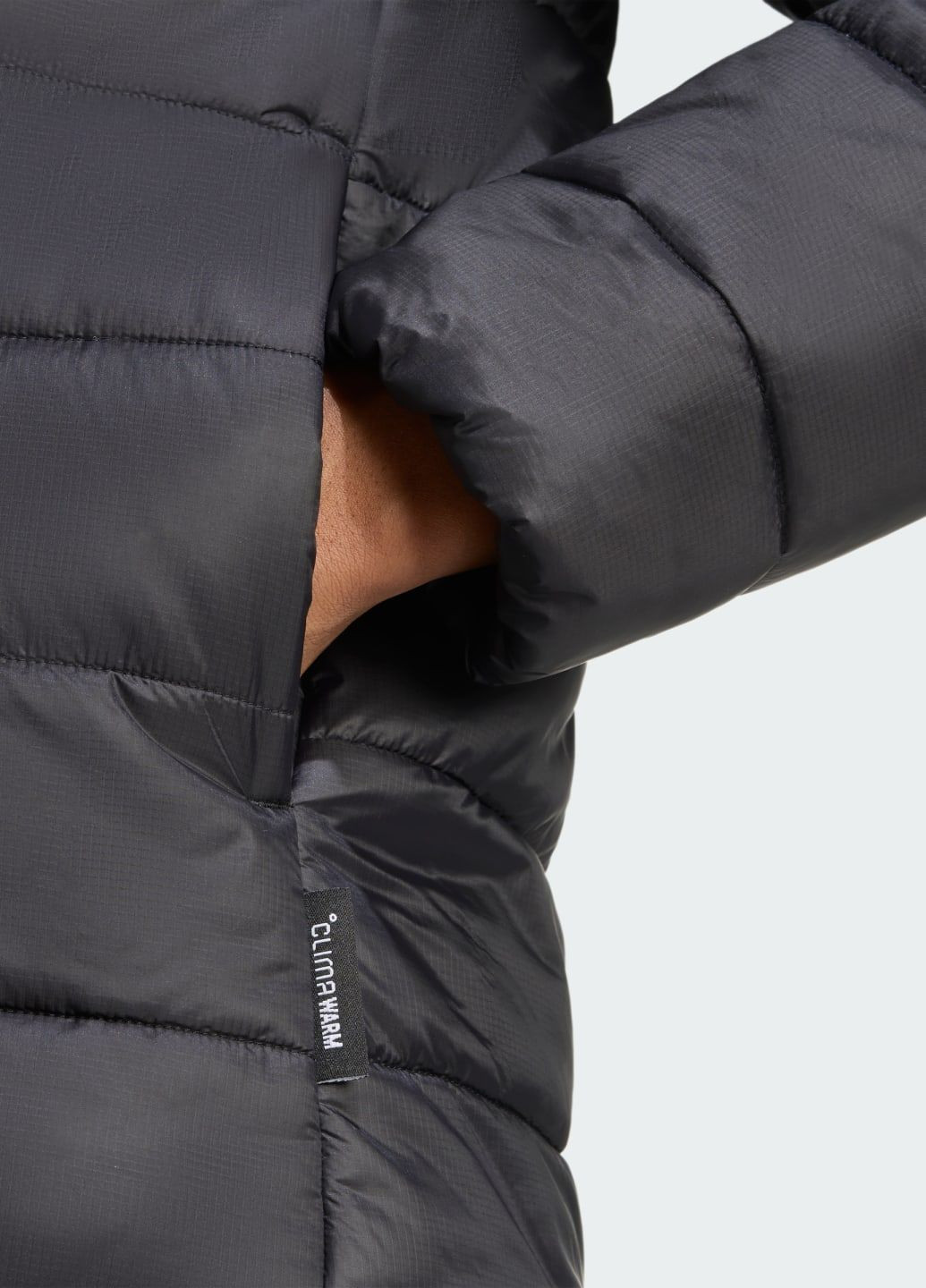 Черная демисезонная куртка terrex multi essentials insulated adidas