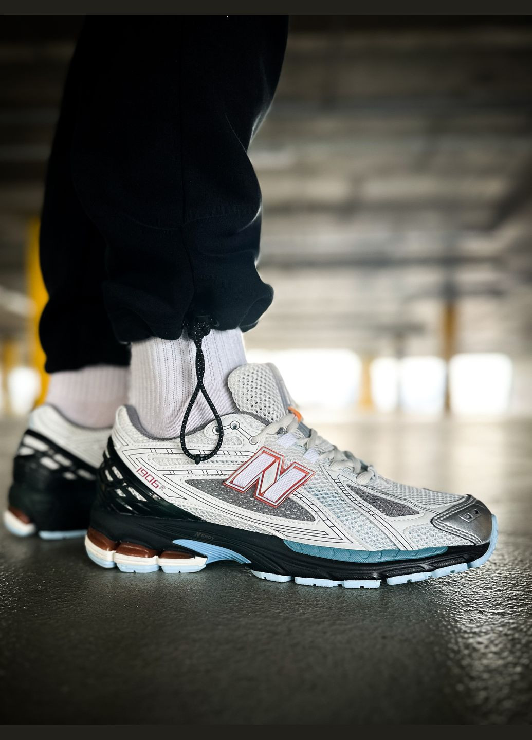 Серые всесезонные кроссовки мужские и женские new balance 1906r gray white black | нью беланс 1906r серые белые черные No Brand