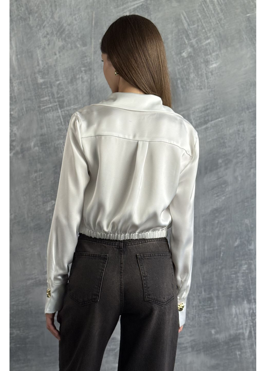 Біла блуза шовкова на запах вкорочена на запах CHICLY