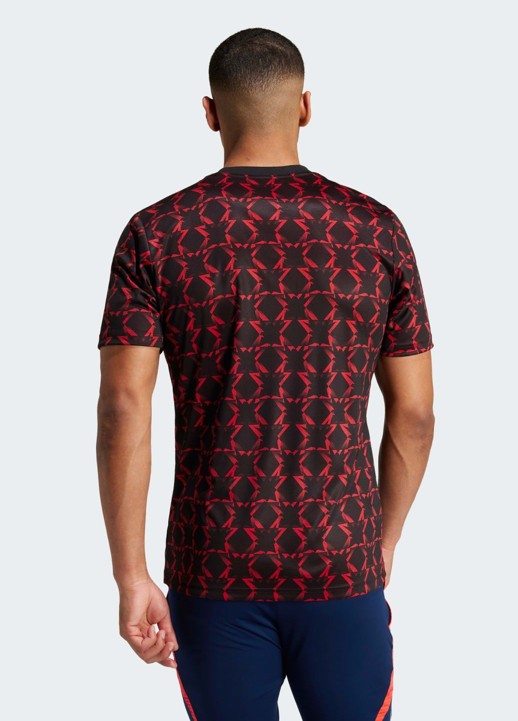 Черный демисезонный спортивный лонгслив adidas с логотипом