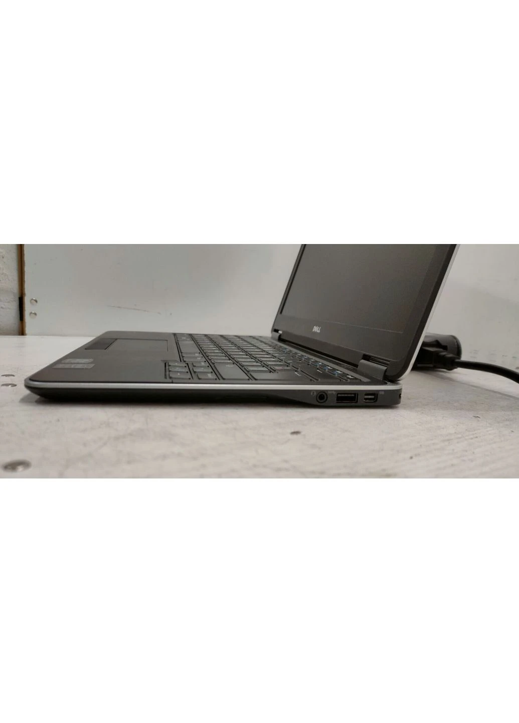 Нетбук Latitude E7240 / 12.5" (1366x768) TN / Intel Core i5-4310U (2 (4) ядра по 2.0 - 3.0 GHz) / 8 GB DDR3 / 256 GB SSD M.2 / Dell (398144068)