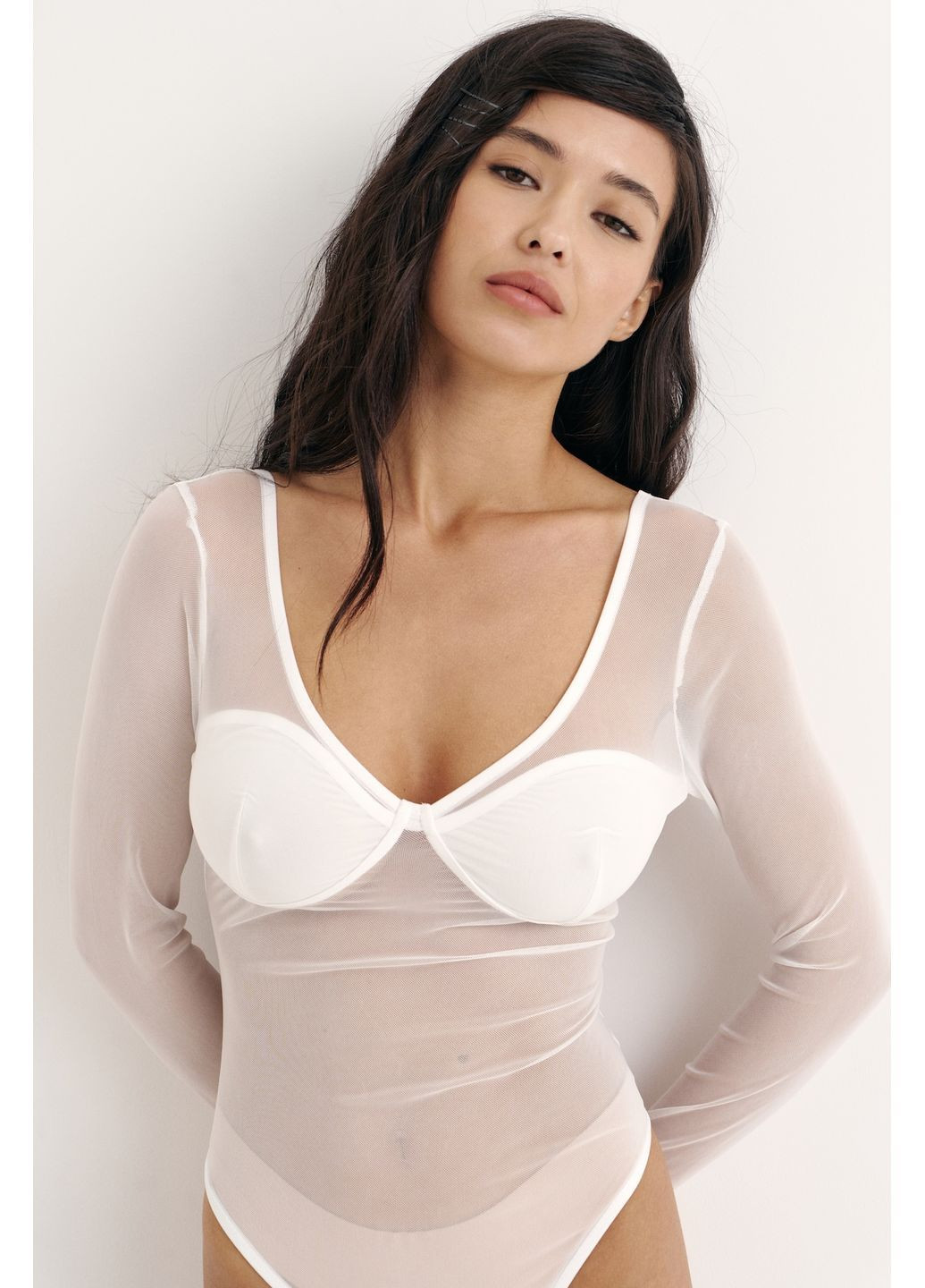 Напівпрозоре боді з декольте молочний Queenfluence Боді з декольте (365434961)