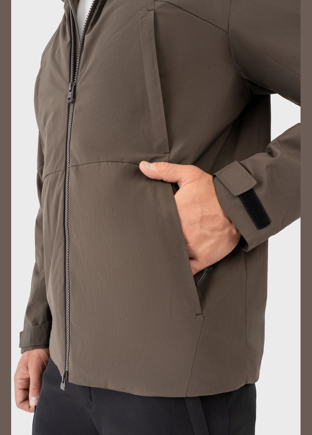 Коричневая демисезонная ветровка Avecs