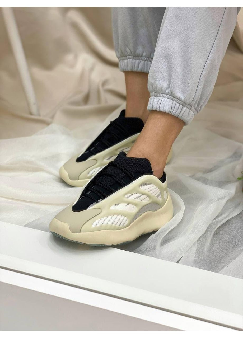 Білі Осінні кросівки чоловічі adidas yeezy boost 700 v3 azael 2 адідас ізі буст No Brand