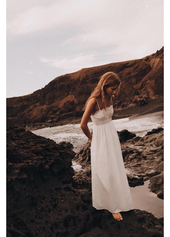 Белое поплиновое платье с вышивкой Zara