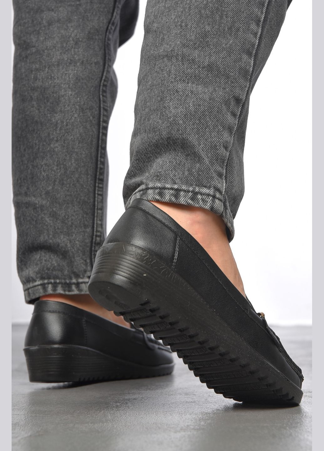 Let's Shop Лоферы женские черного цвета лоферы черный з искусственная кожа, украина — демисезон (301505859)