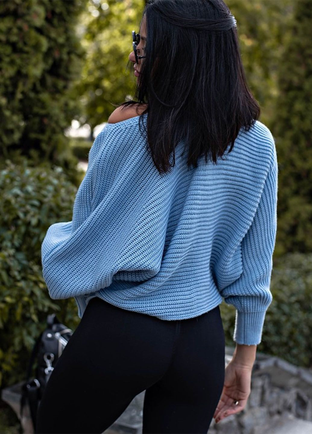 Блакитний демісезонний светр "летюча миша" Anika