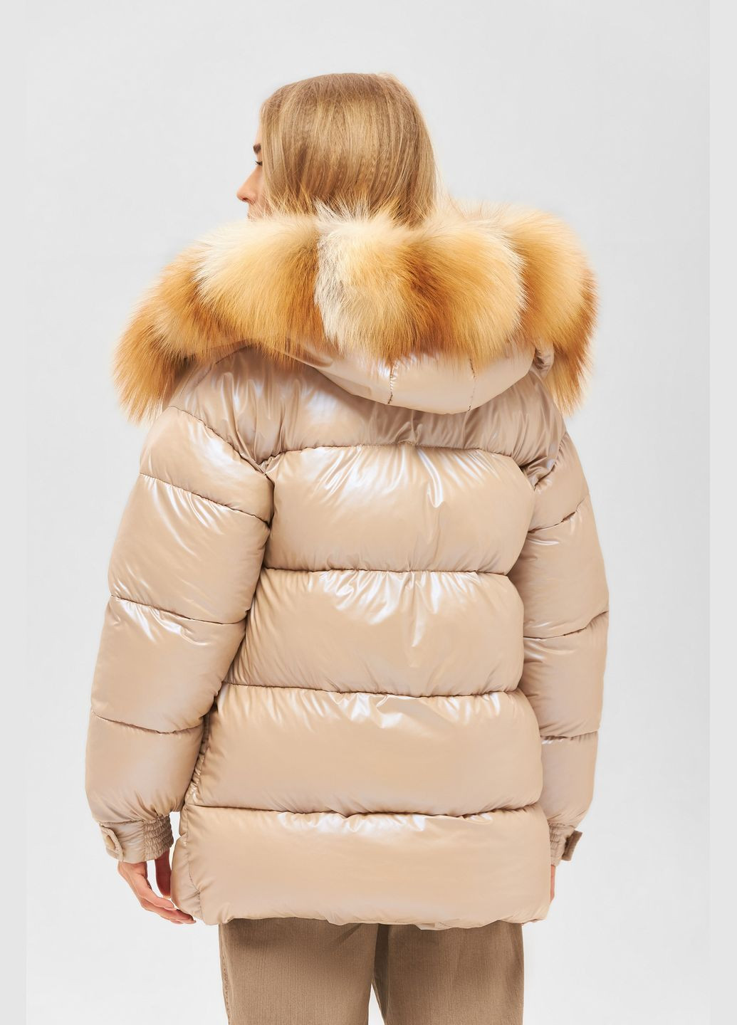 Бежева зимня куртка MN
