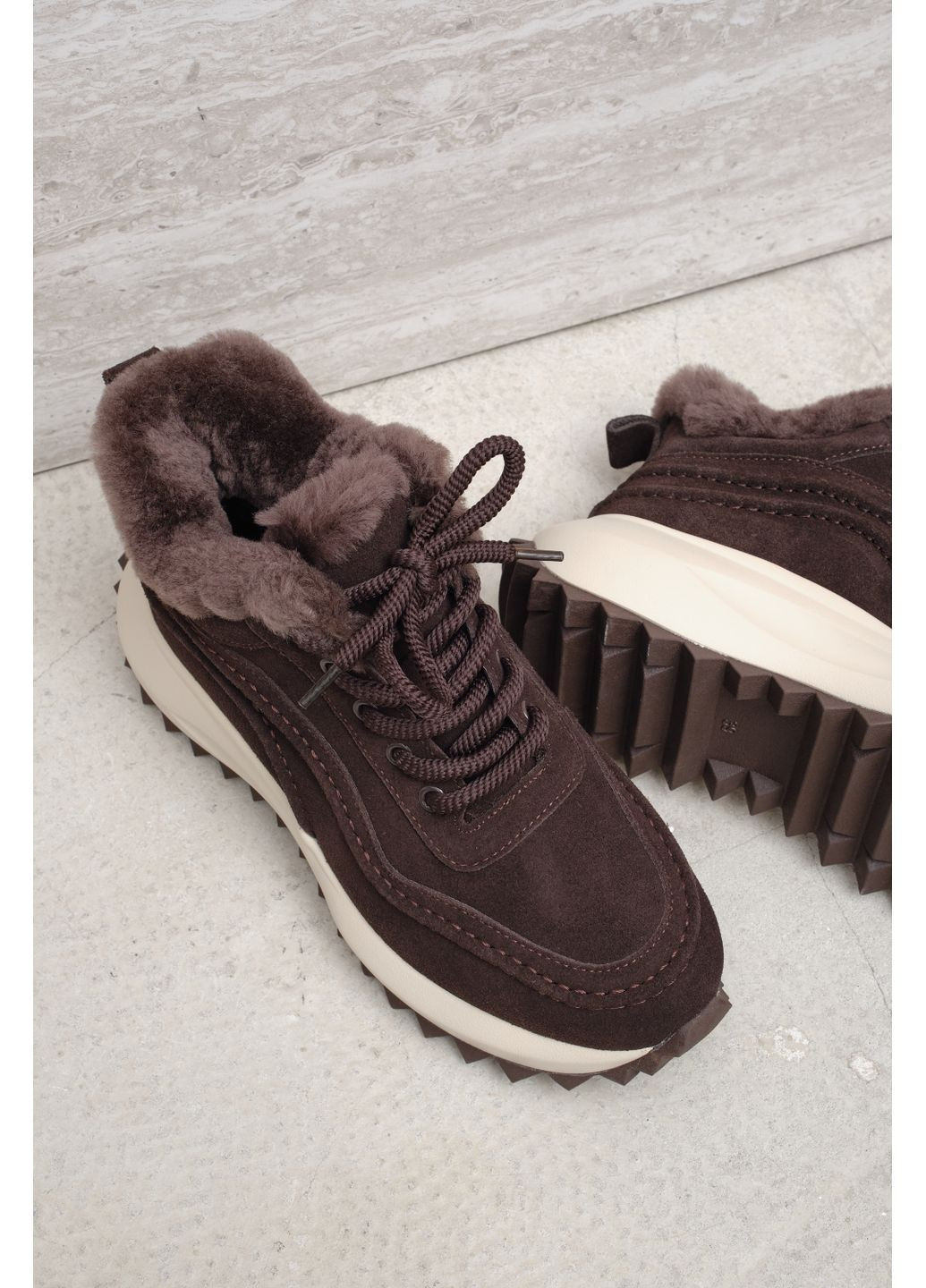 Женские высокие зимние кроссовки темно-коричневого цвета из натуральной замши с меховой опушкой Hengji тёмно-коричневые зима (363058321)