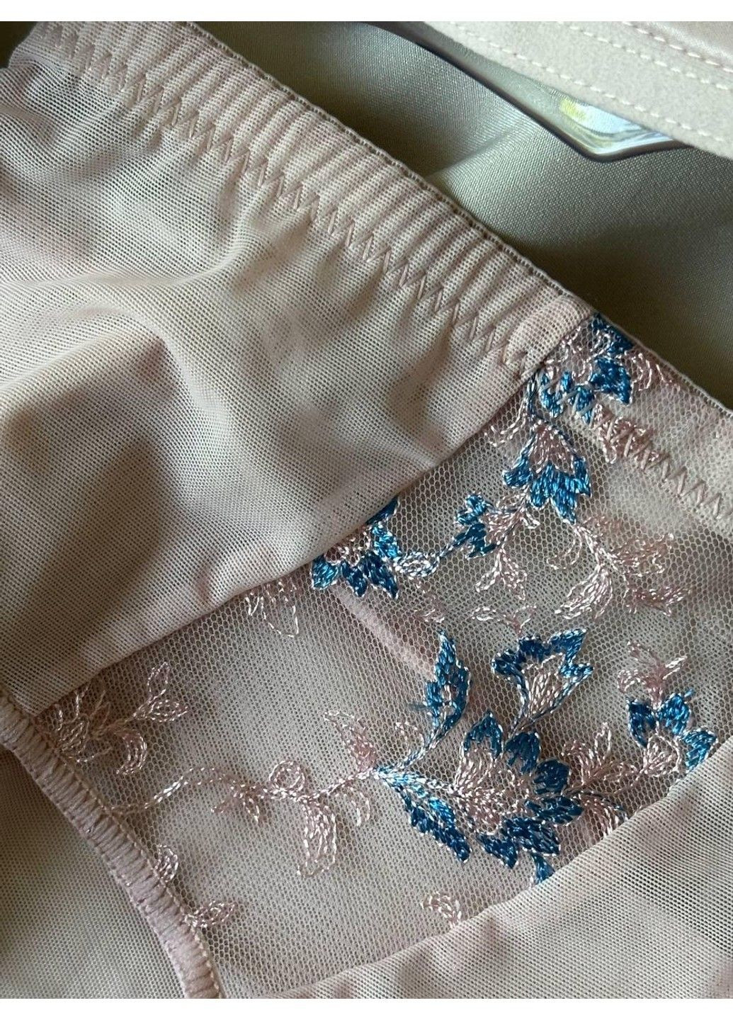 Пудровый комплект бюстгальтер + трусики бразилианы 383 пудровый CHLX