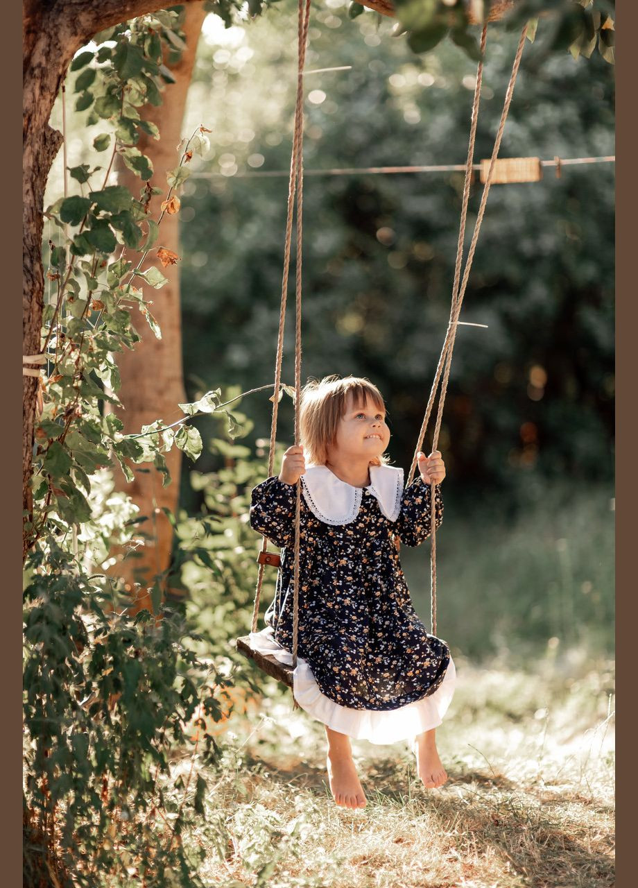 Тёмно-синее демисезонное девичье платье с батистовой отделкой V.O.G. (303106200)