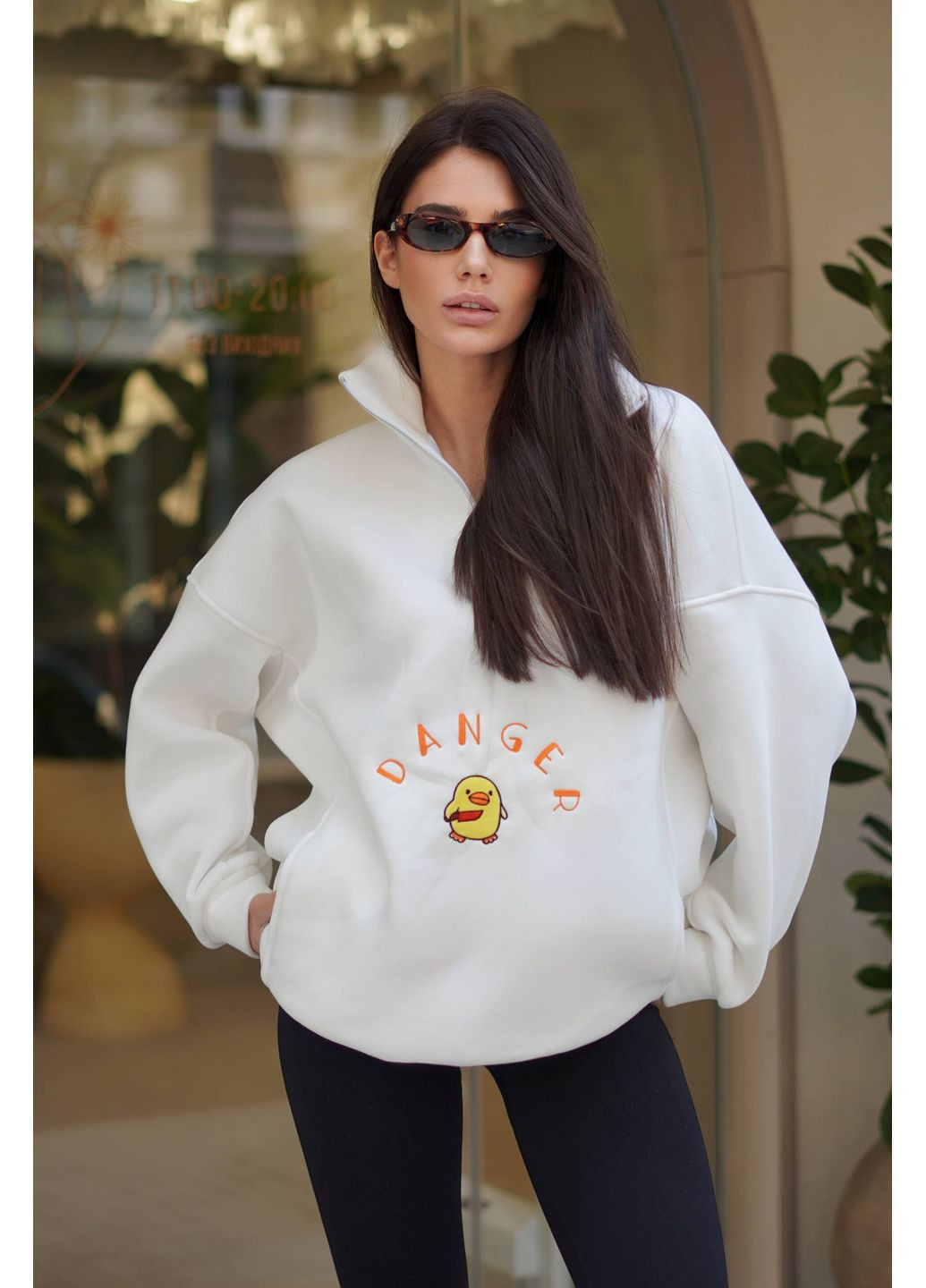 Білий світшот жіночий «скажена качечка» — замір в описі Vione однотонний без декору (368708905)