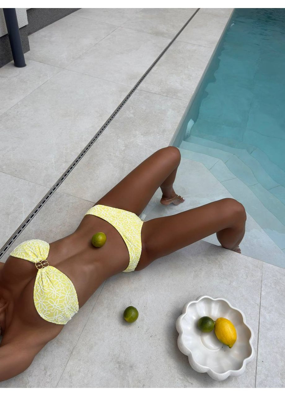 Светло-желтый летний нежный купальник бандо раздельный Vakko