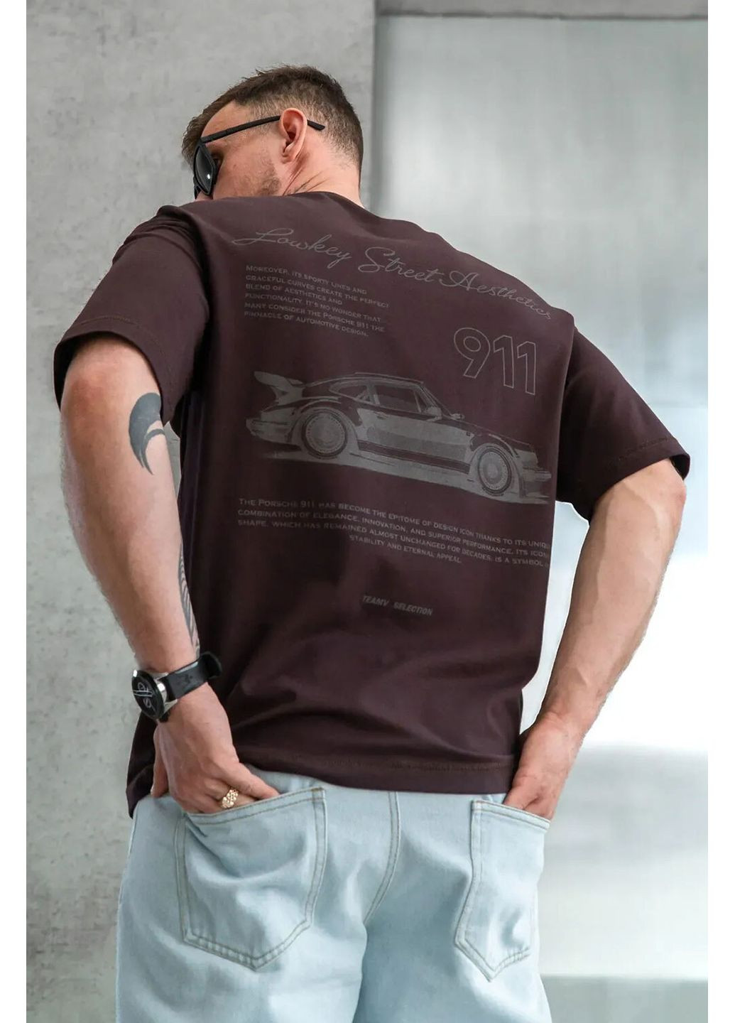 Коричневая мужская футболка оверсайз из хлопка с принтом porsche коричневая Teamv