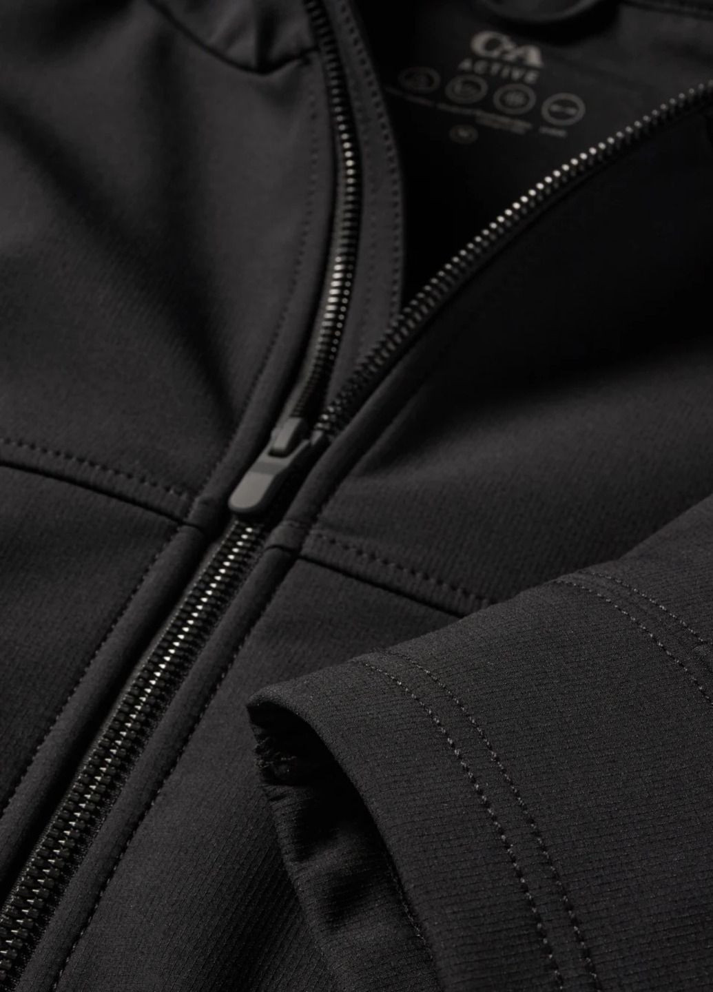 Чорна демісезонна куртка C&A