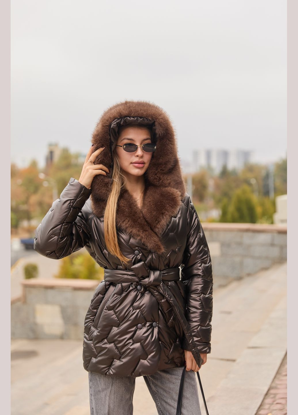 Чорна зимня куртка MN