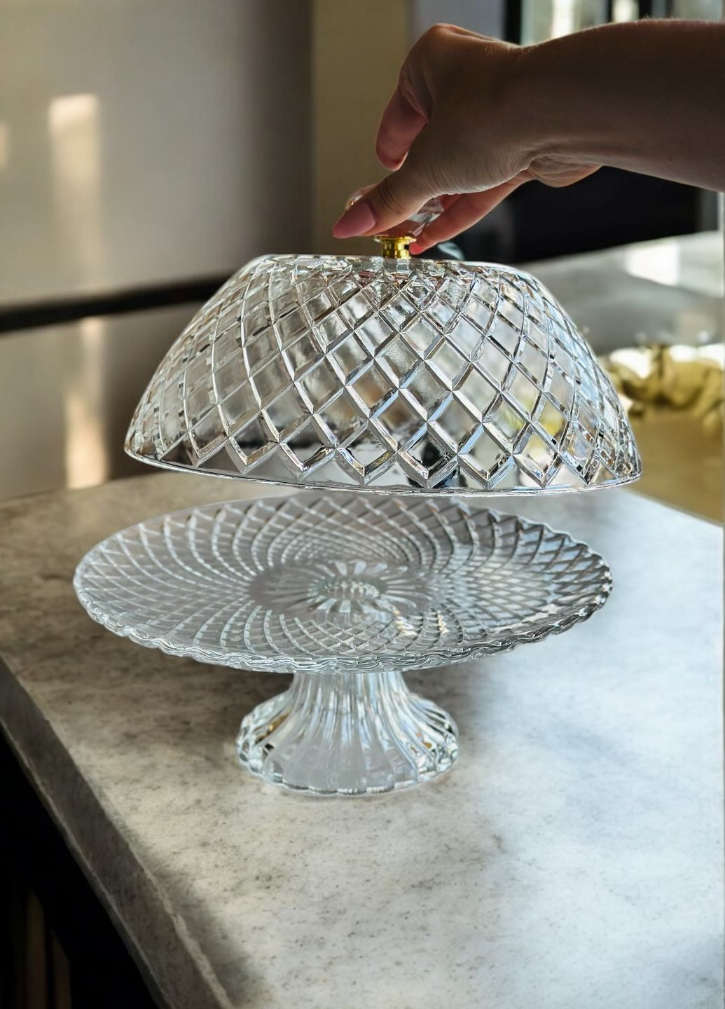 Десертниця тортівниця блюдо з кришкою 20см No Brand (332055960)