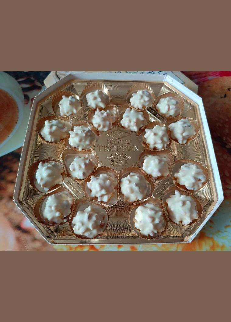 Цукерки з алкоголем Edle Tropfen Weisse Spezialitaten 250 гр. Німеччина Trumpf (346050178)