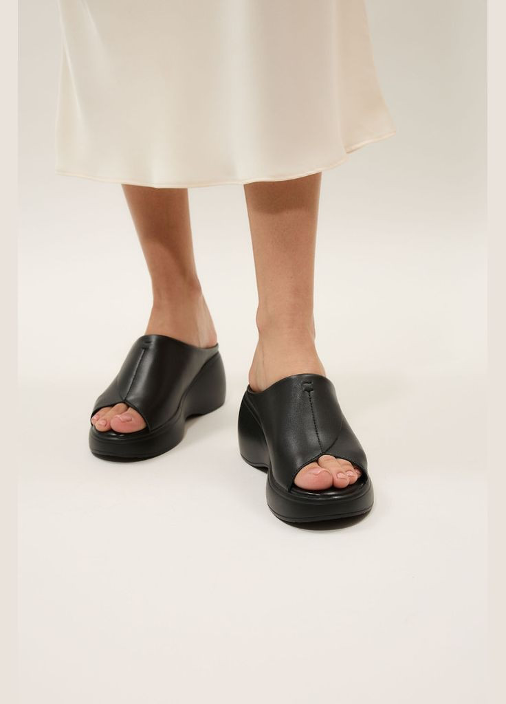 Черные сабо 186152 Lonza на среднем каблуке