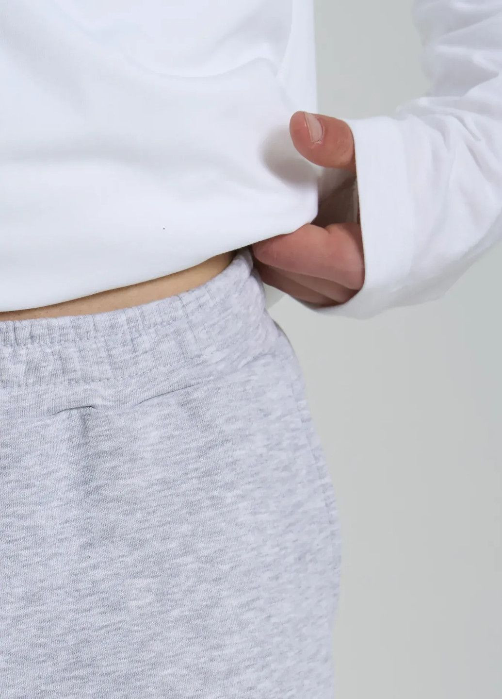 Светло-серые спортивные демисезонные джоггеры брюки Роза