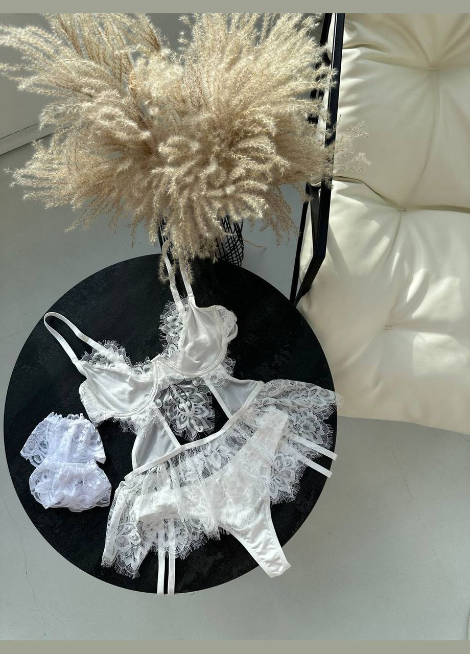 Белый комплект нижнего белья Domino