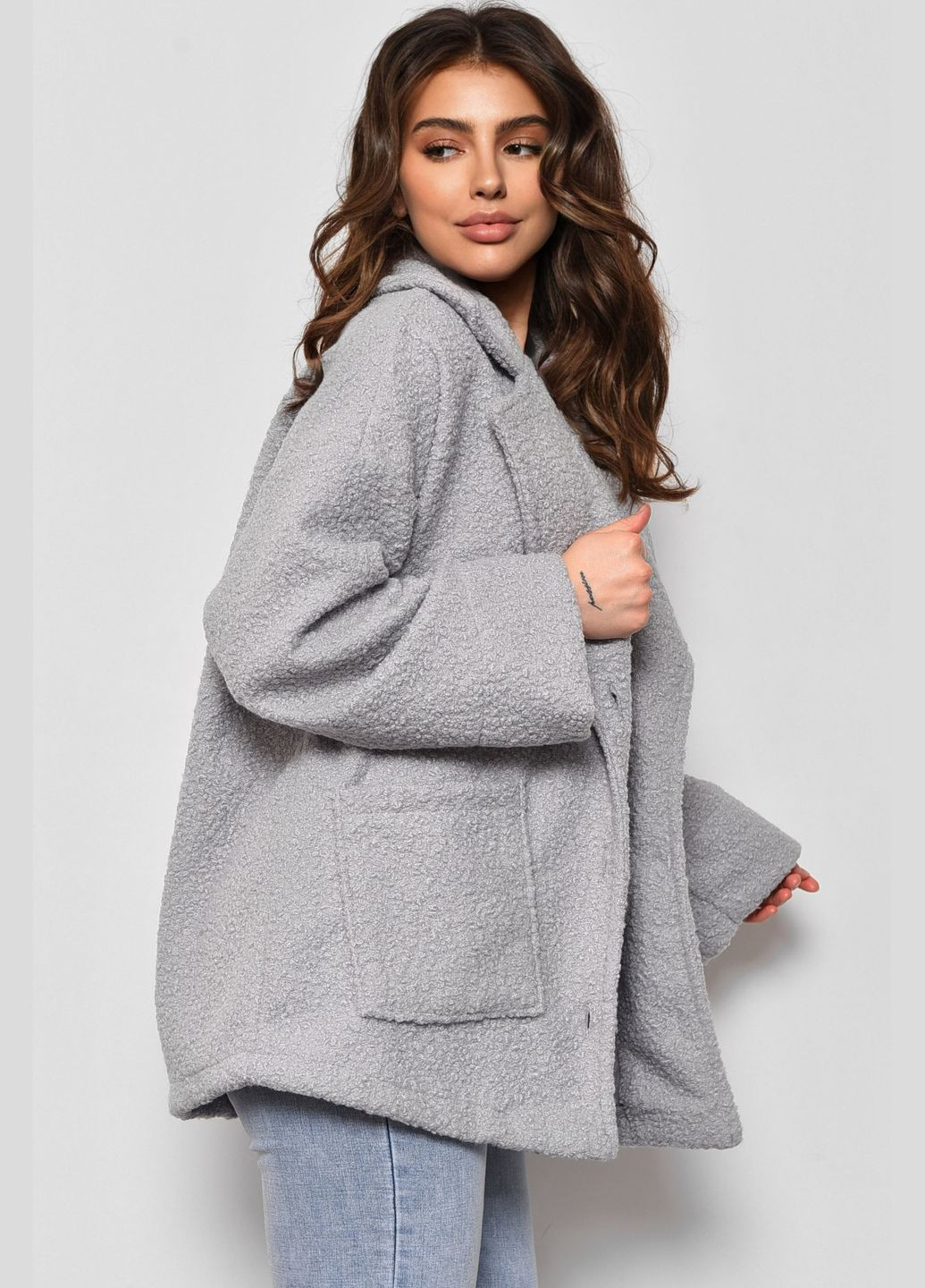 Серое демисезонное Пальто женское полубатальное укороченное серого цвета Let's Shop