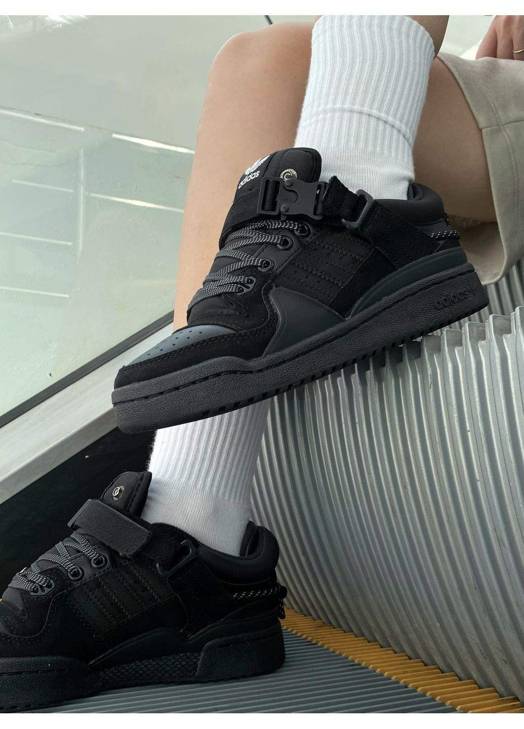 Чорні Осінні кросівки чоловічі та жіночі adidas forum "back to school" x bad bunny | адідас форум бед банні чорні No Brand