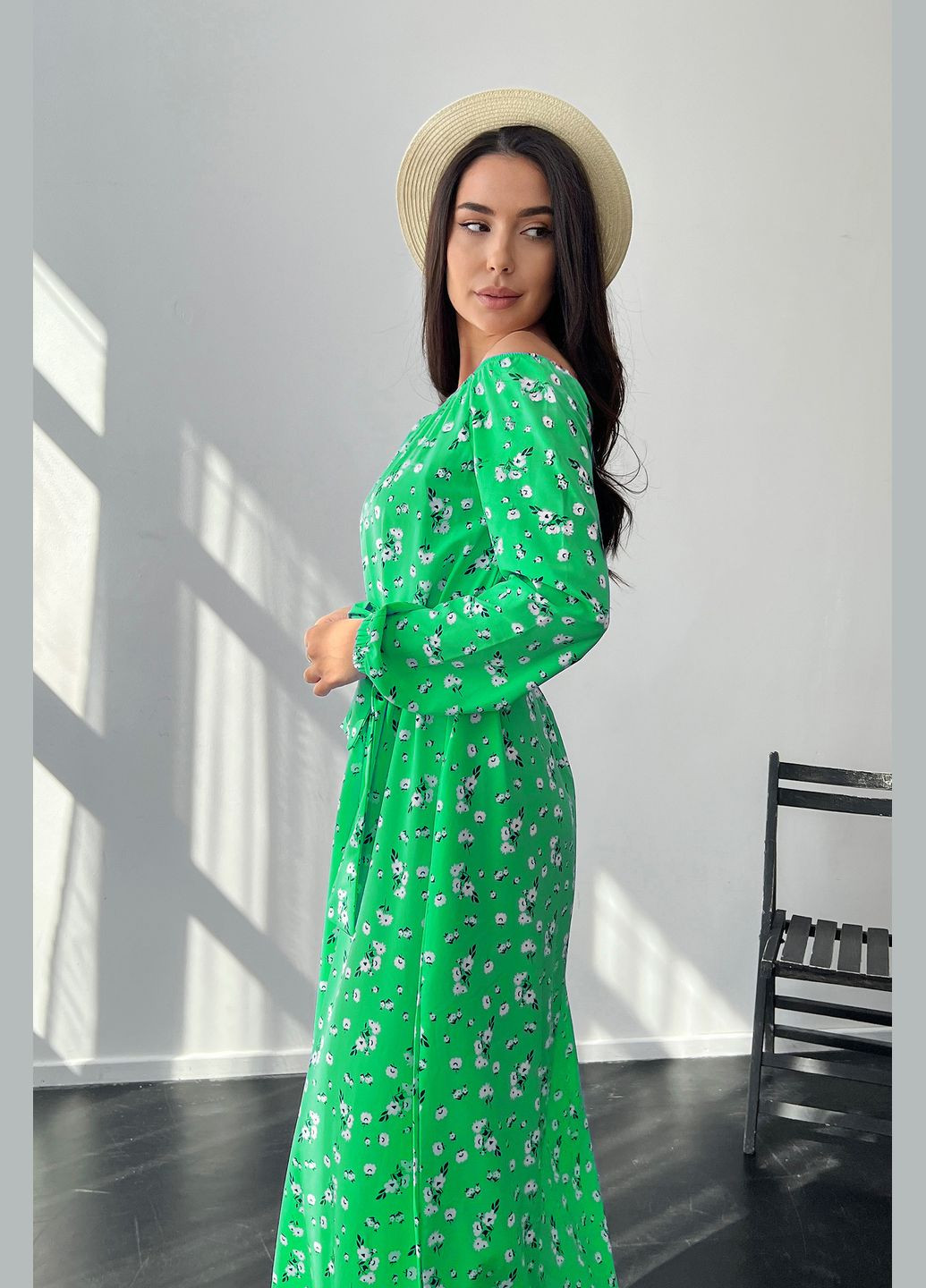 Зеленое повседневный, кэжуал стильное длинное платье в нежный цветочный принт а-силуэт INNOE с цветочным принтом