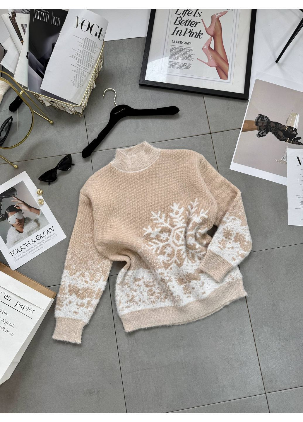 Бежевий зимовий затишний светр із новорічним візерунком джемпер No Brand