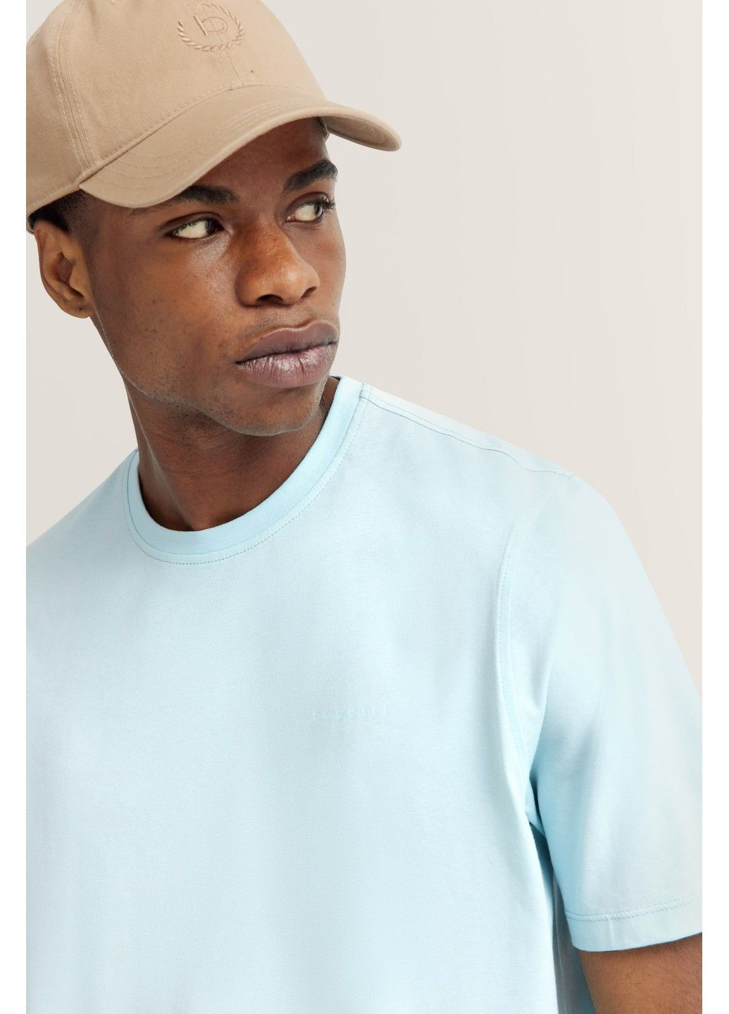 Голубая мужская футболка голубой Bugatti