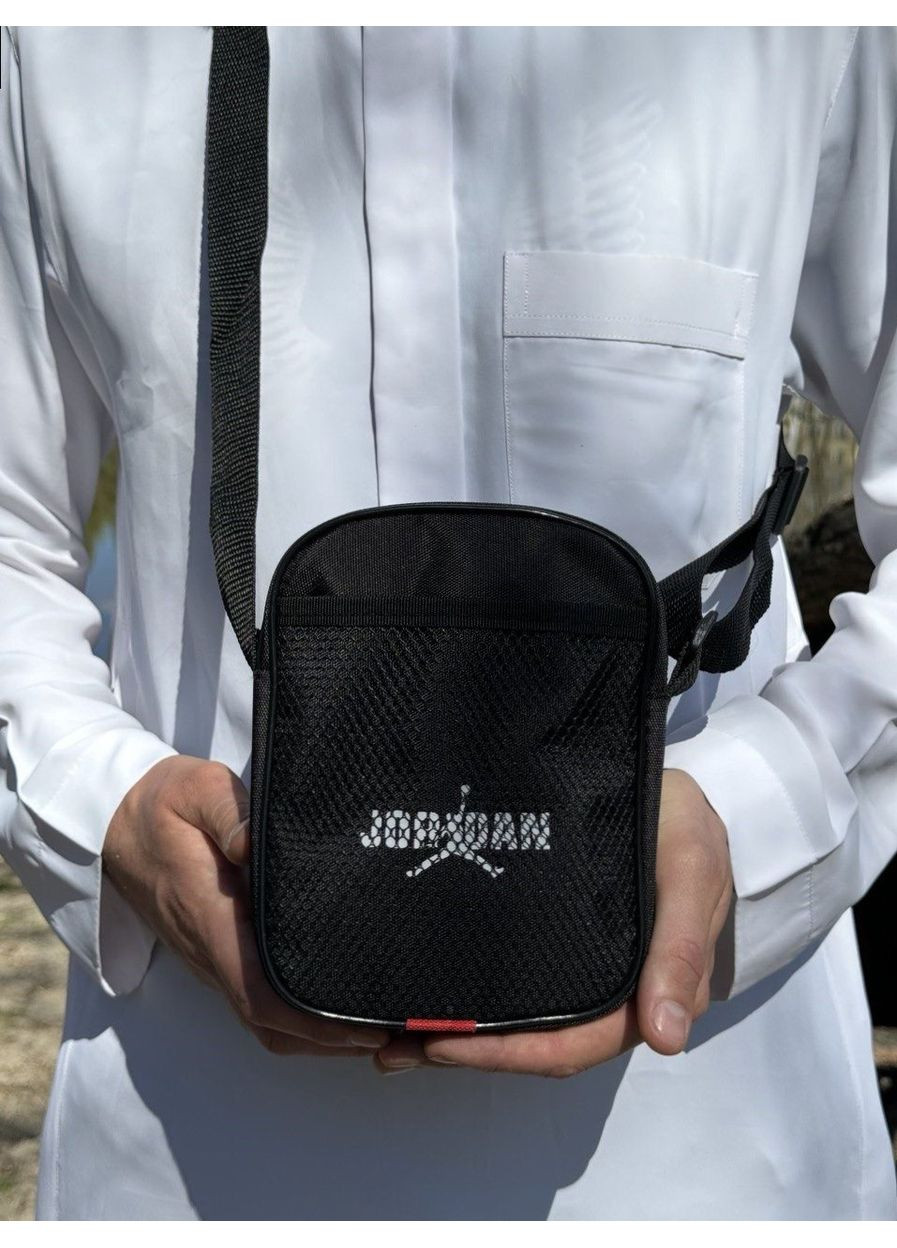 Барсетка в чёрном цвете - надёжный аксессуар для города No Brand (365762047)