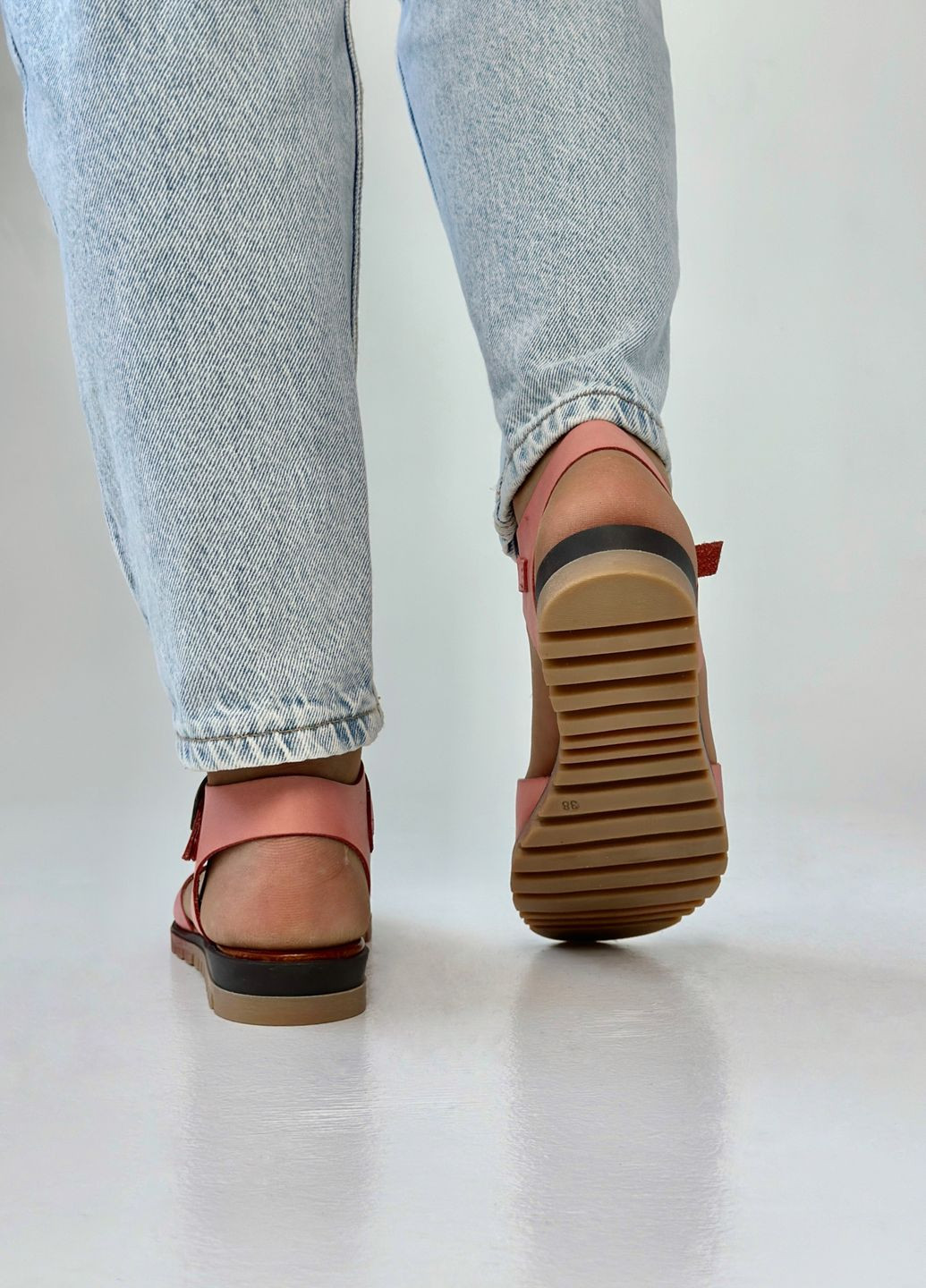 Светло-розовые босоножки женские кожаные Aspena