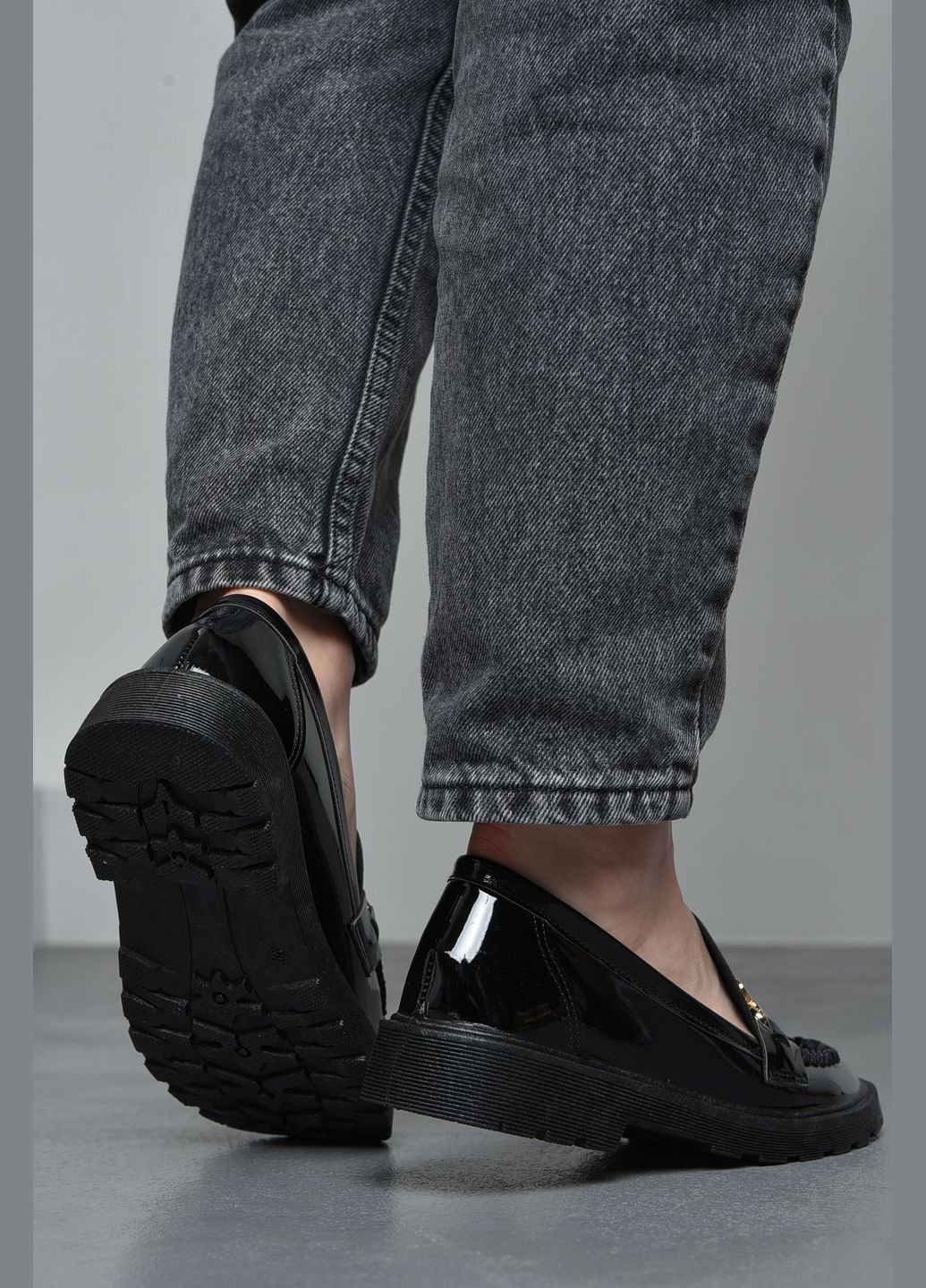 Туфлі-лофери жіночі чорного кольору Let's Shop (278274408)