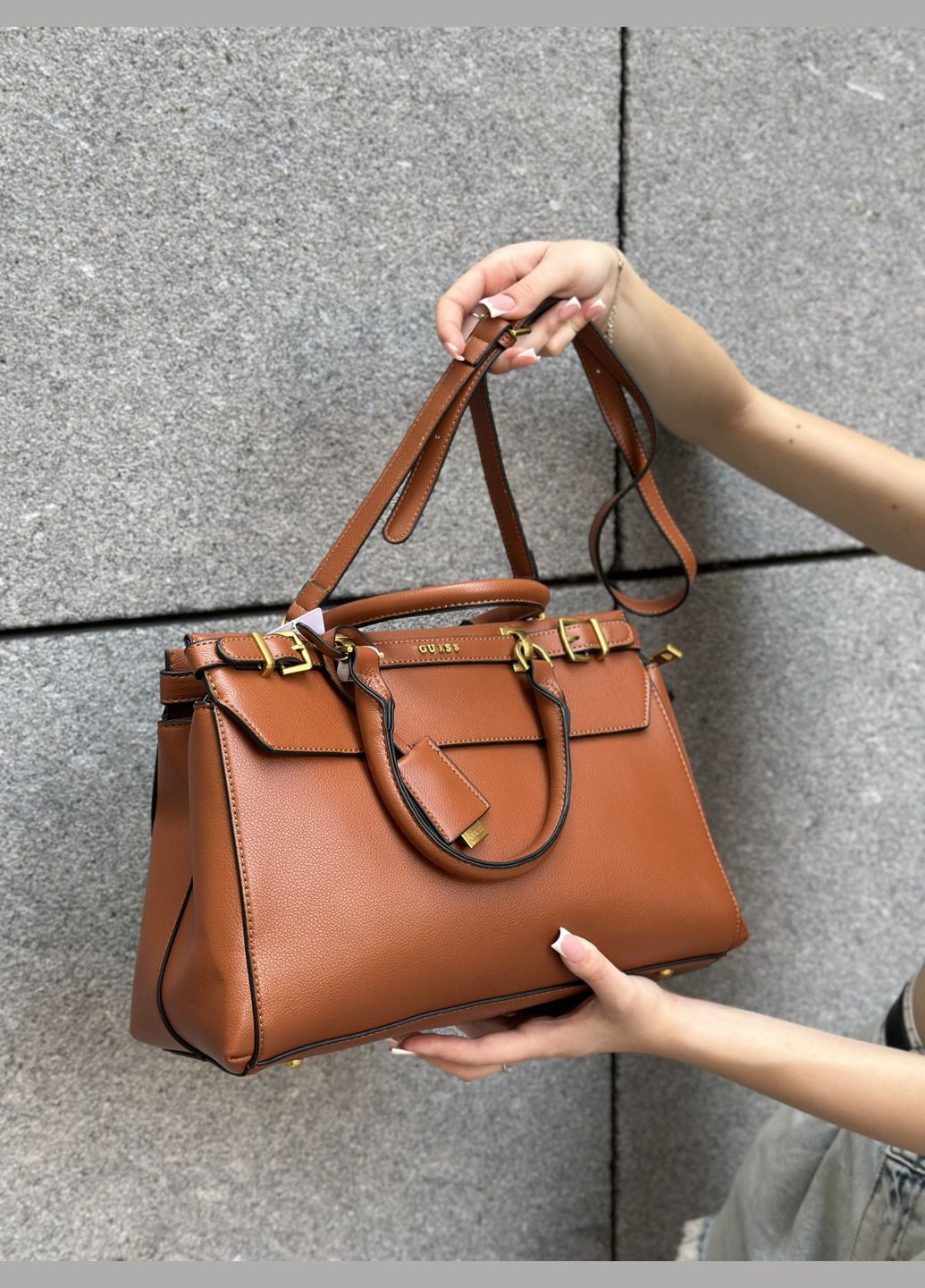 Жіноча сумка Guess з двома ручками коричнева No Brand (299460960)