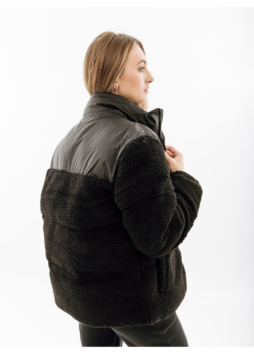 Чорна демісезонна жіноча куртка simonetti padded jacket чорний Ellesse