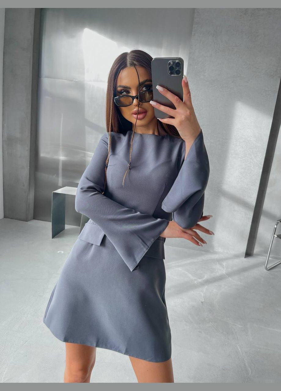 Темно-серое деловое мини платье футляр с длинным рукавом футляр Adelante однотонное