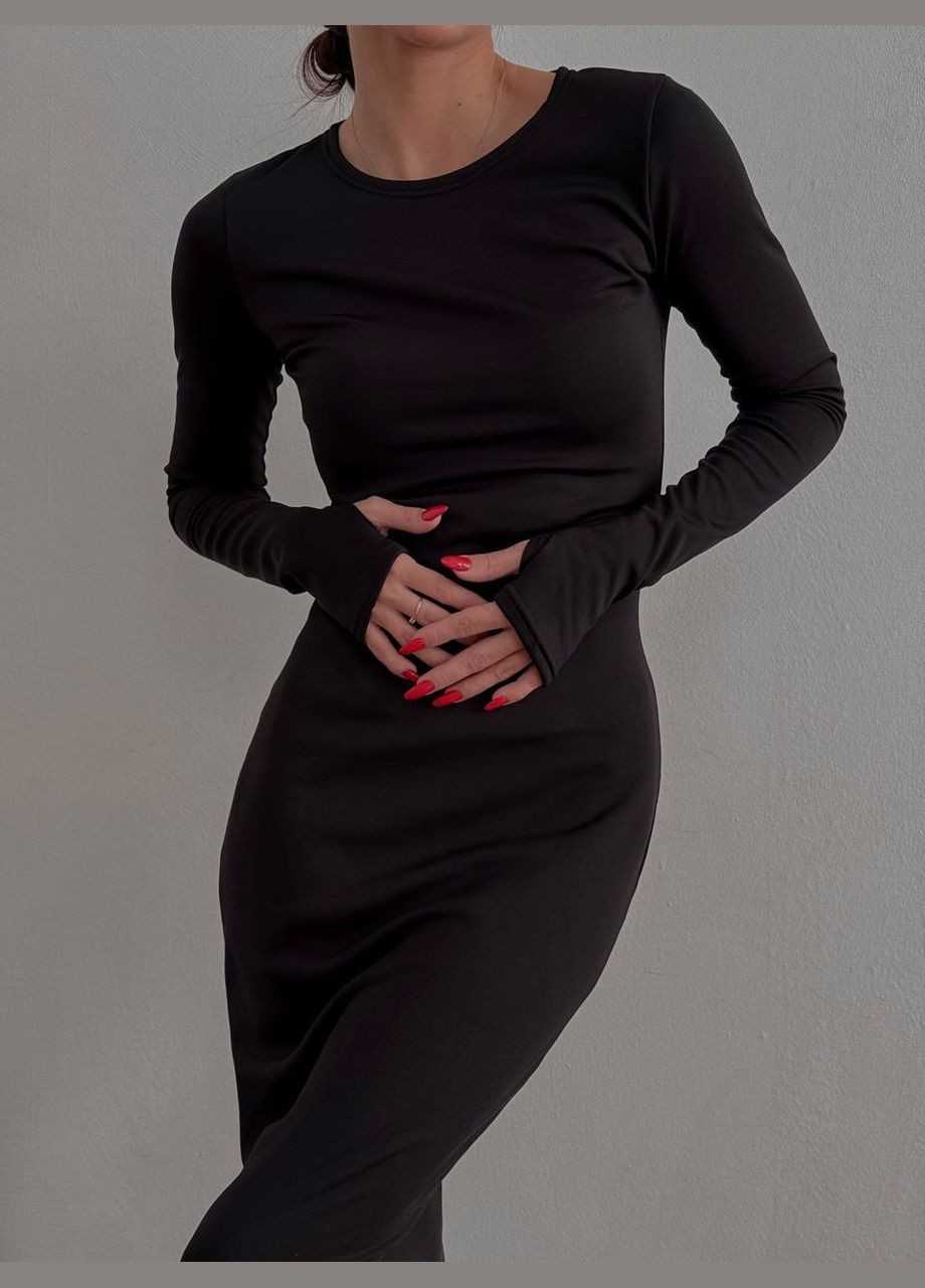 Чорна тепла сукня-максі чорного кольору з довгими рукавами та розрізами для пальчиків, виготовлена з термо-тканини для комфорту. No Brand однотонна