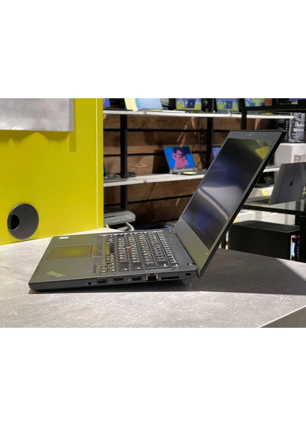 Ультрабук ThinkPad T480s / 14" (1920x1080) IPS / Intel Core i7-8650U (4 (8) ядра по 1.9 - 4.2 GHz) / 16 GB DDR4 / 240 GB SSD / Lenovo (398143659)