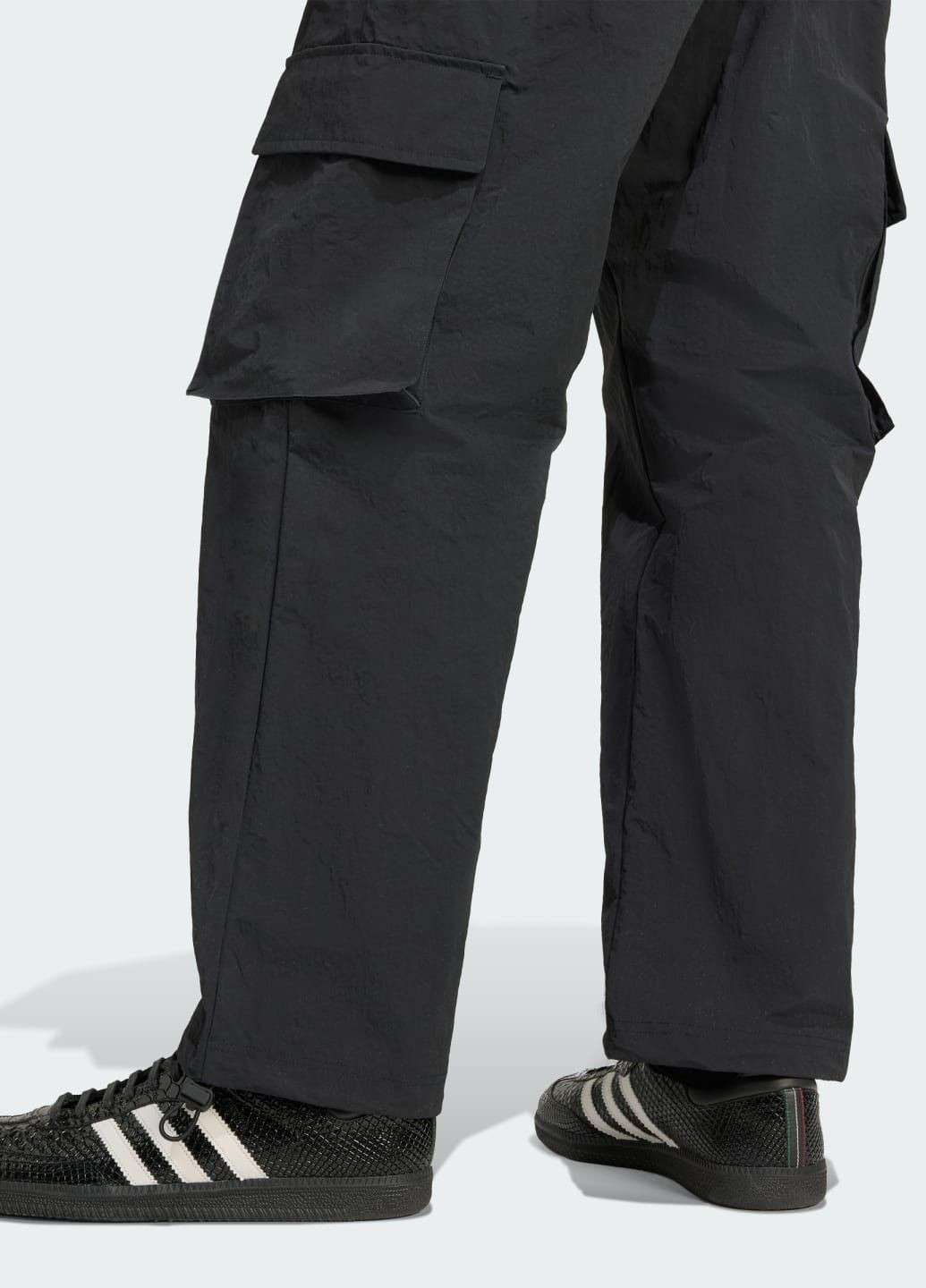 Черные спортивные демисезонные брюки adidas