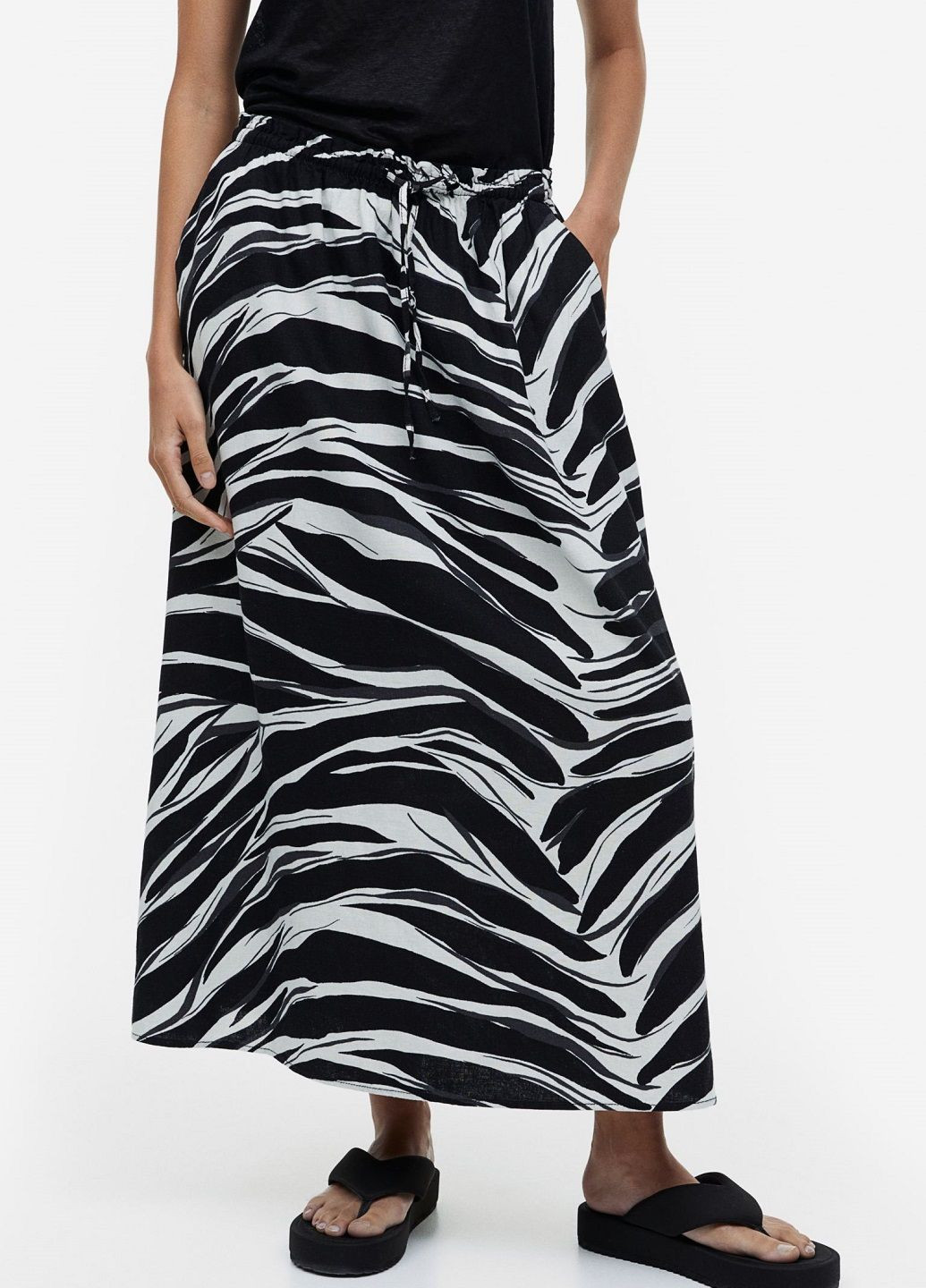 Черная кэжуал с абстрактным узором юбка H&M