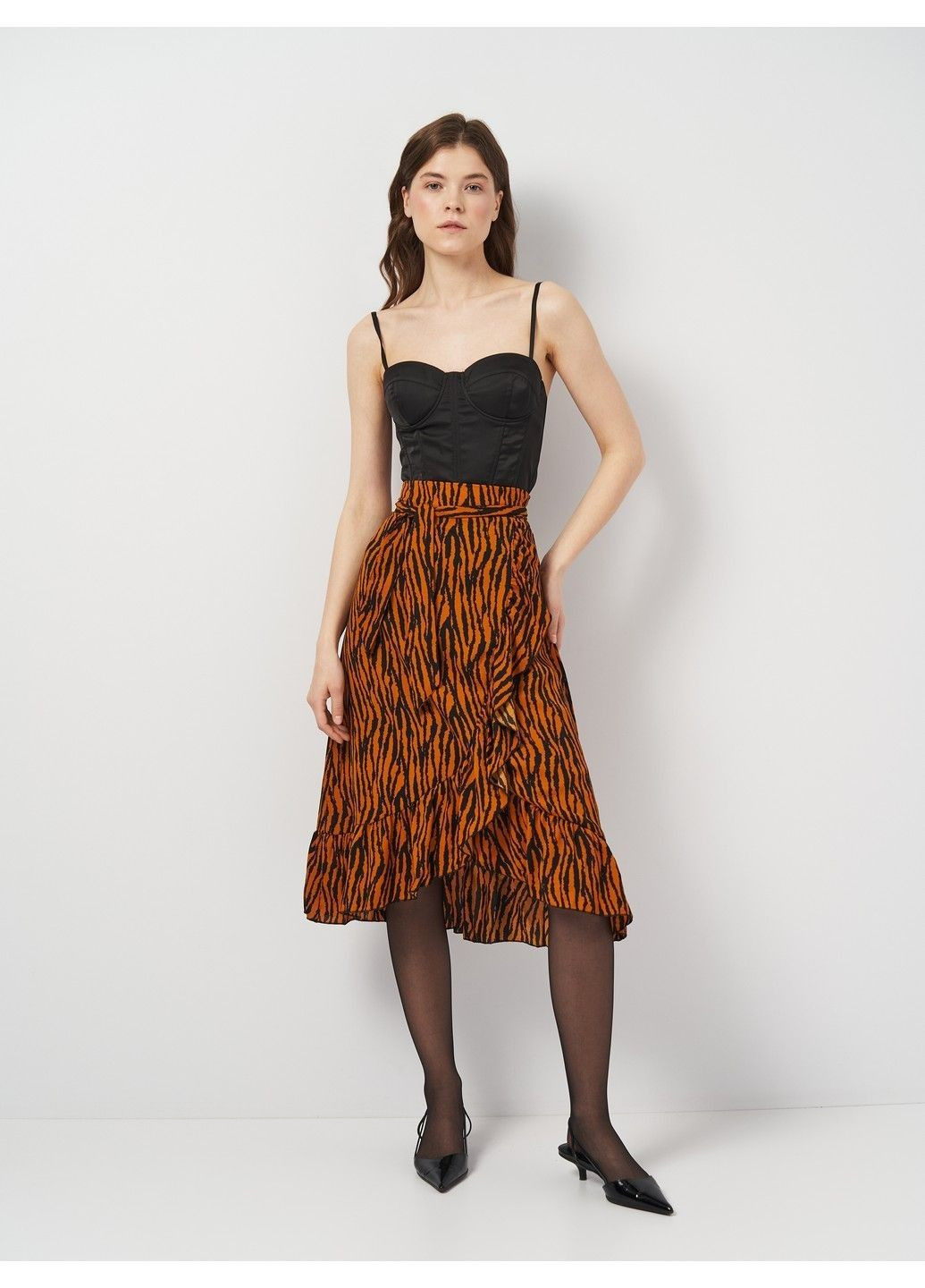 Горчичная с тигровым узором юбка Boohoo