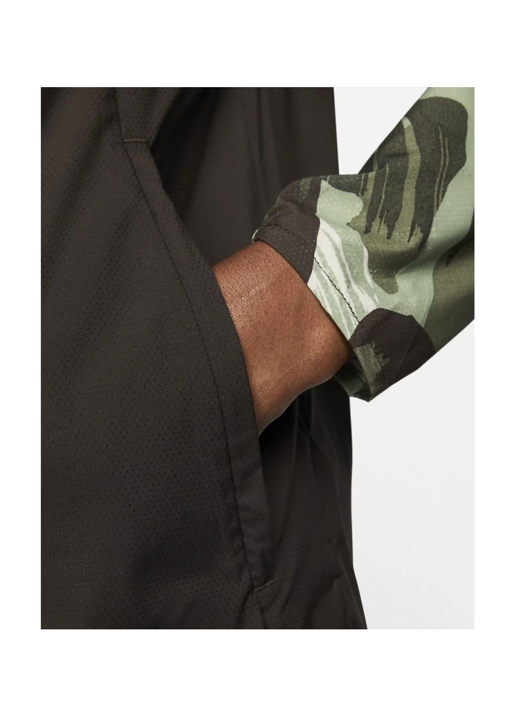 Олимпийка мужская Windrunner Camo/Green Dv5199-386 Nike (365961573)