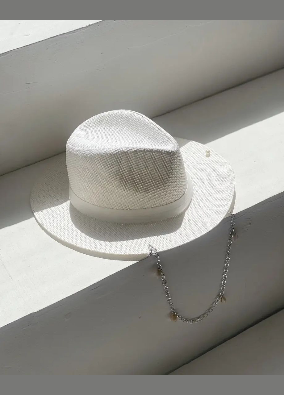 Капелюх жіночий на літо Федора біла зі серебристим ланцюгом з мушлями D.Hats (283022796)