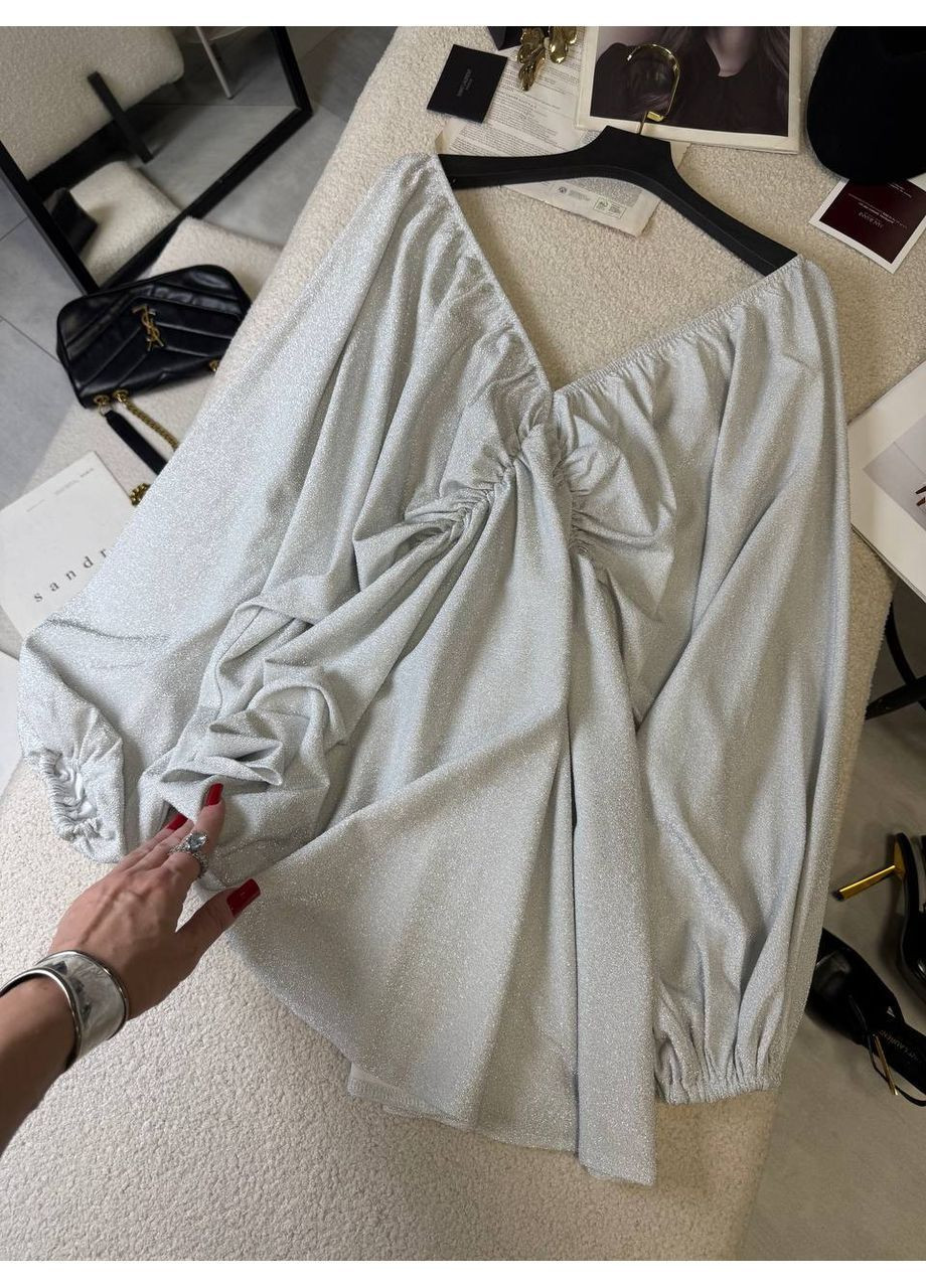 Серебристое праздничный женское платье с мягким блеском No Brand однотонное