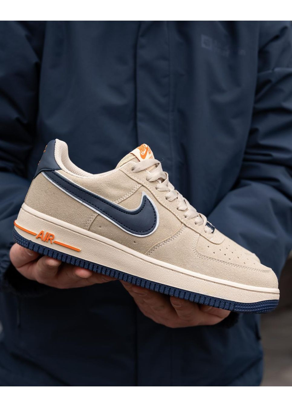 Бежевые демисезонные кроссовки мужские nike air force beige blue найк аир форс 1 премиум No Brand