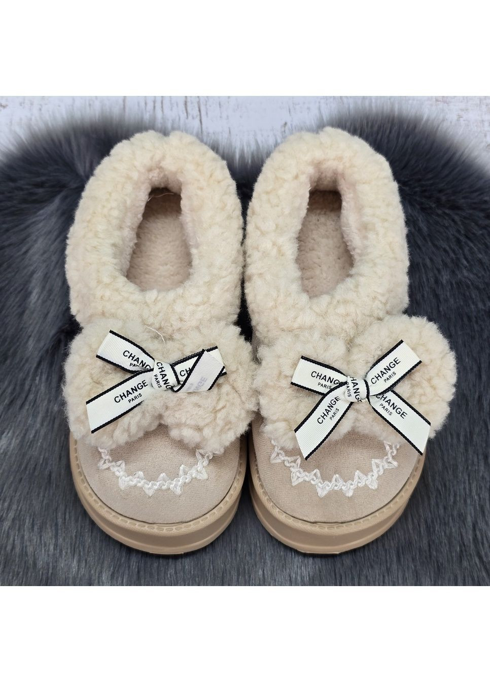 Светло-бежевые тапочки-чуни женские утепленные бежевые с задником на пенковой подошве Fashion