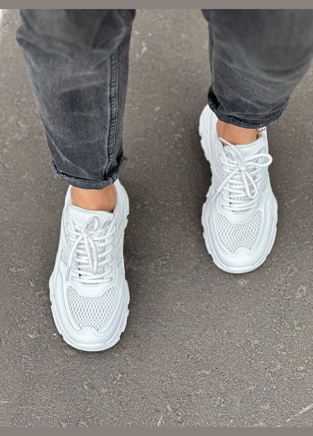 Білі жіночі кросівки No Brand