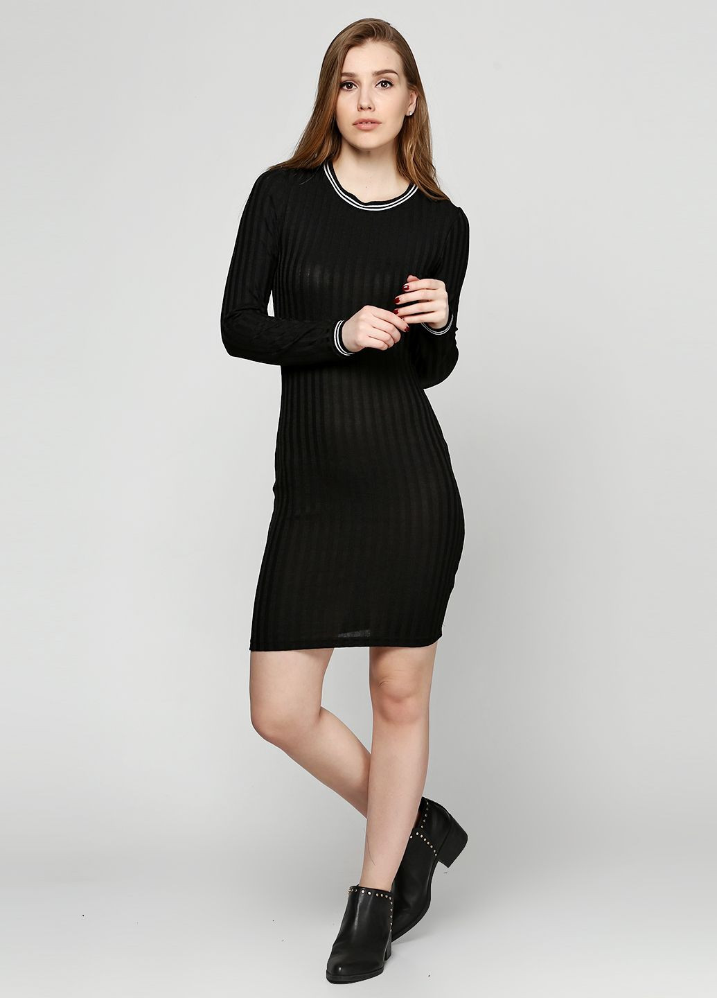 Черное спортивное платье H&M однотонное