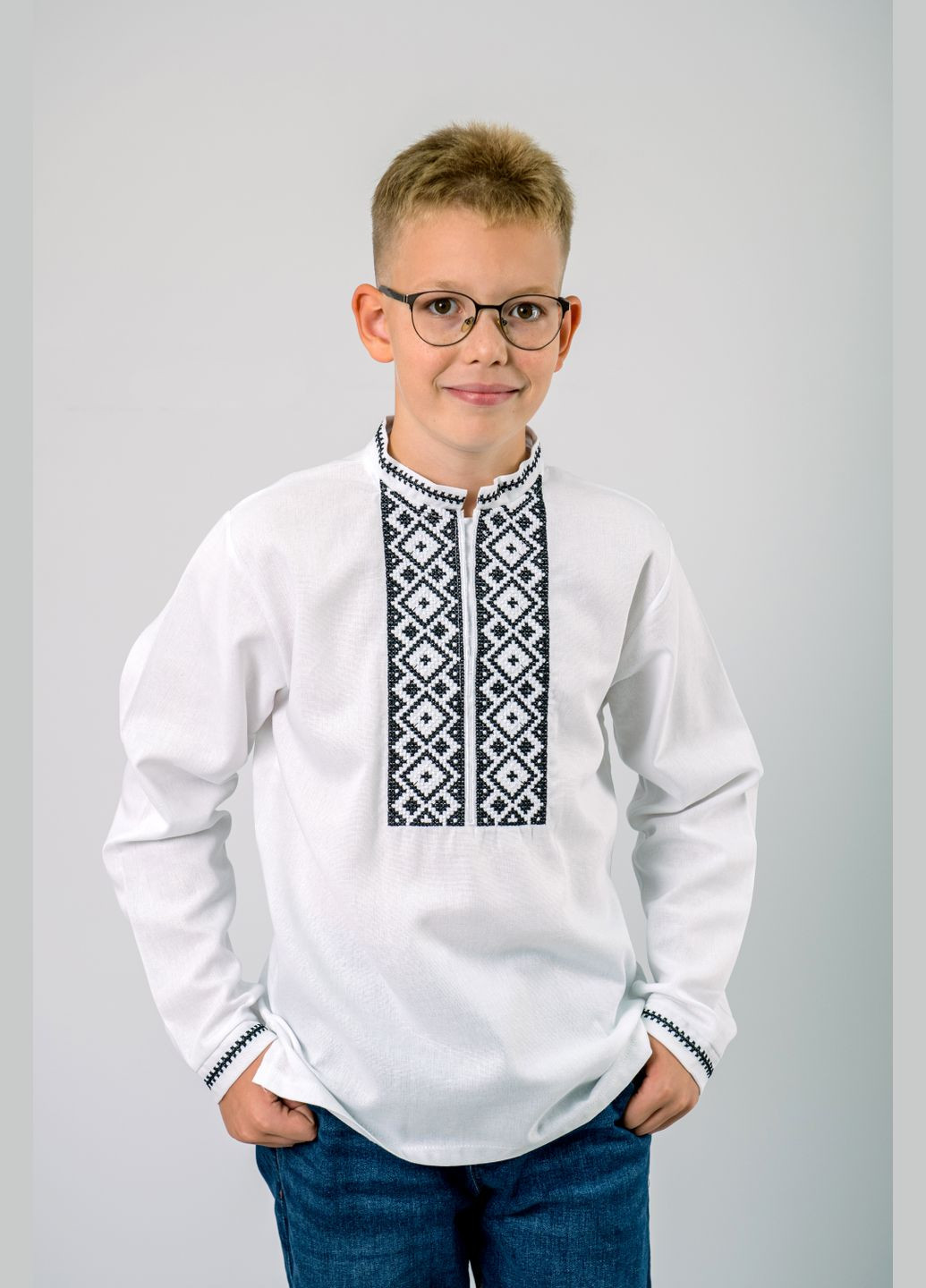 Белая вышиванка для мальчика стильного белого цвета с черным орнаментом с длинным рукавом на подростка узор орнамент лен (313441163)